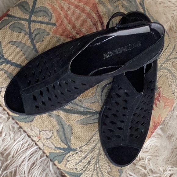 Romika Shoes Romika Perforated Wedge Velcro Srrap Size 39 Made In